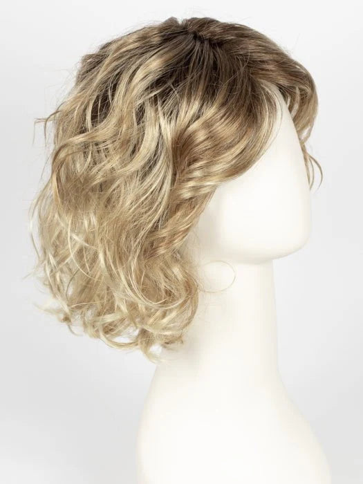 Ellen Wille Girl Mono wig in a wavy, shoulder-length style with blended blonde tones