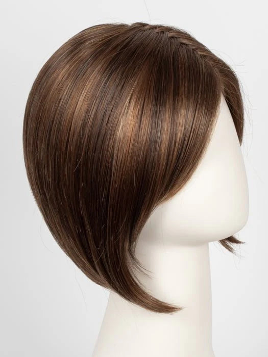 Ellen Wille Star wig in a stylish bob cut featuring warm brown highlights for a natural look