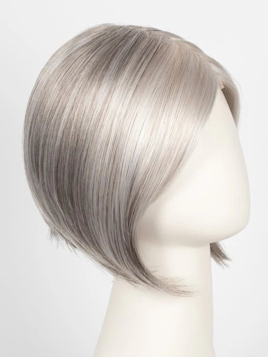 Ellen Wille Star wig in stylish bob cut, featuring soft silver highlights for a modern look